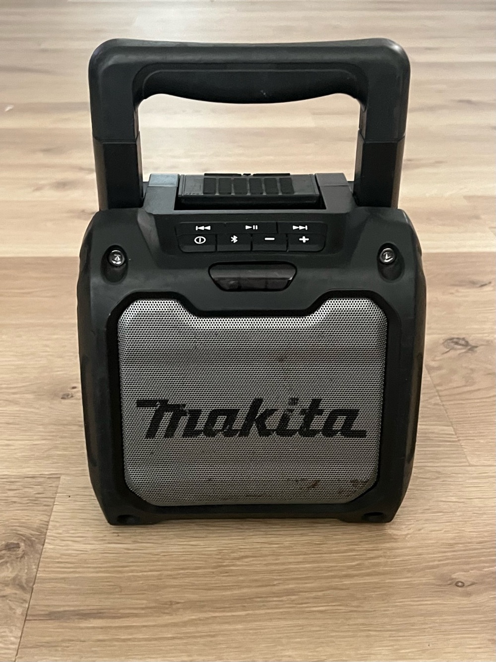Makita Portable Bluetooth Jobsite Speaker -XRM08 10.8-18v